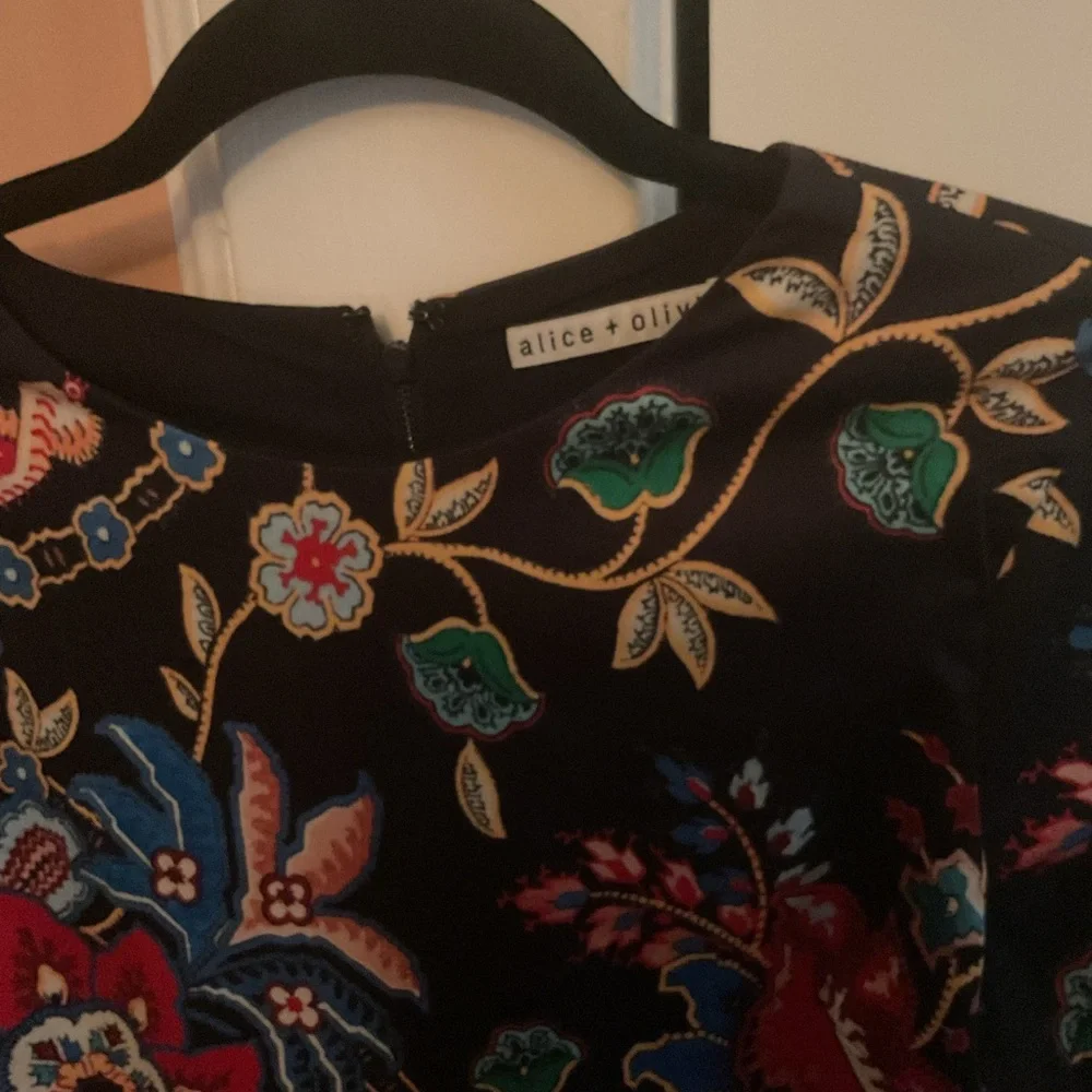 NWOT Floral ALICE & OLIVIA DRESS - Picture 3 of 11